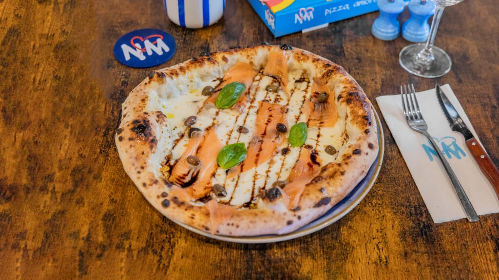 Pizza SALMON BALL Z — notre pizzeria napolitaine à Caudéran Bordeaux