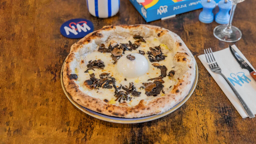 Pizza TARTUFO LOVE (cosÌ buono) — Nennella Mia, pizzeria napolitaine au Bouscat