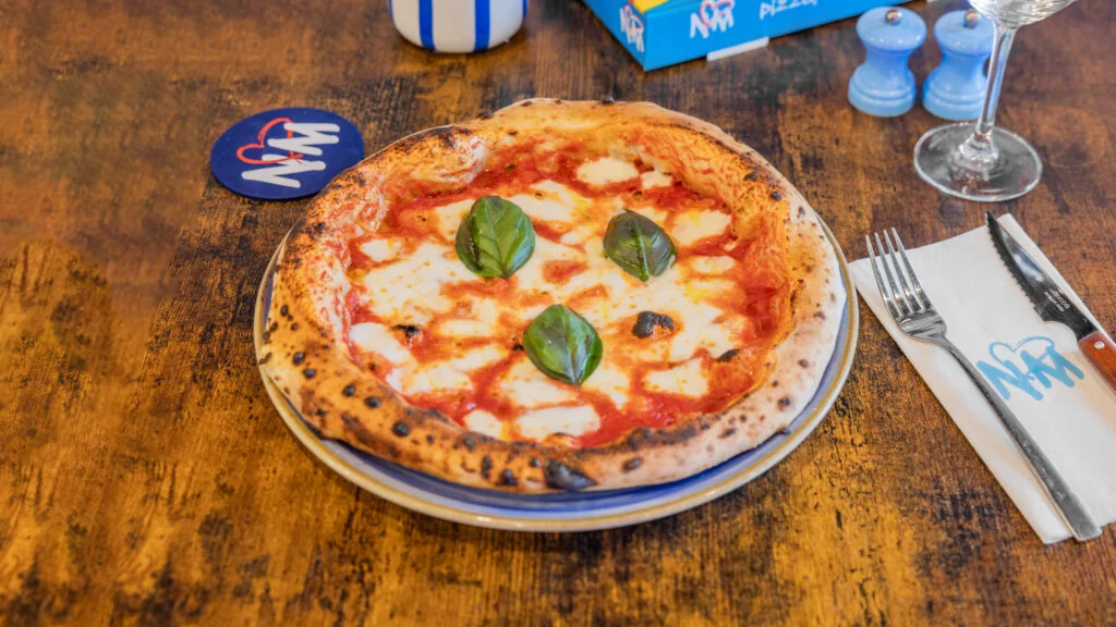 Pizza Love Margherita napolitaine — pizzeria à Caudéran Nennella Mia