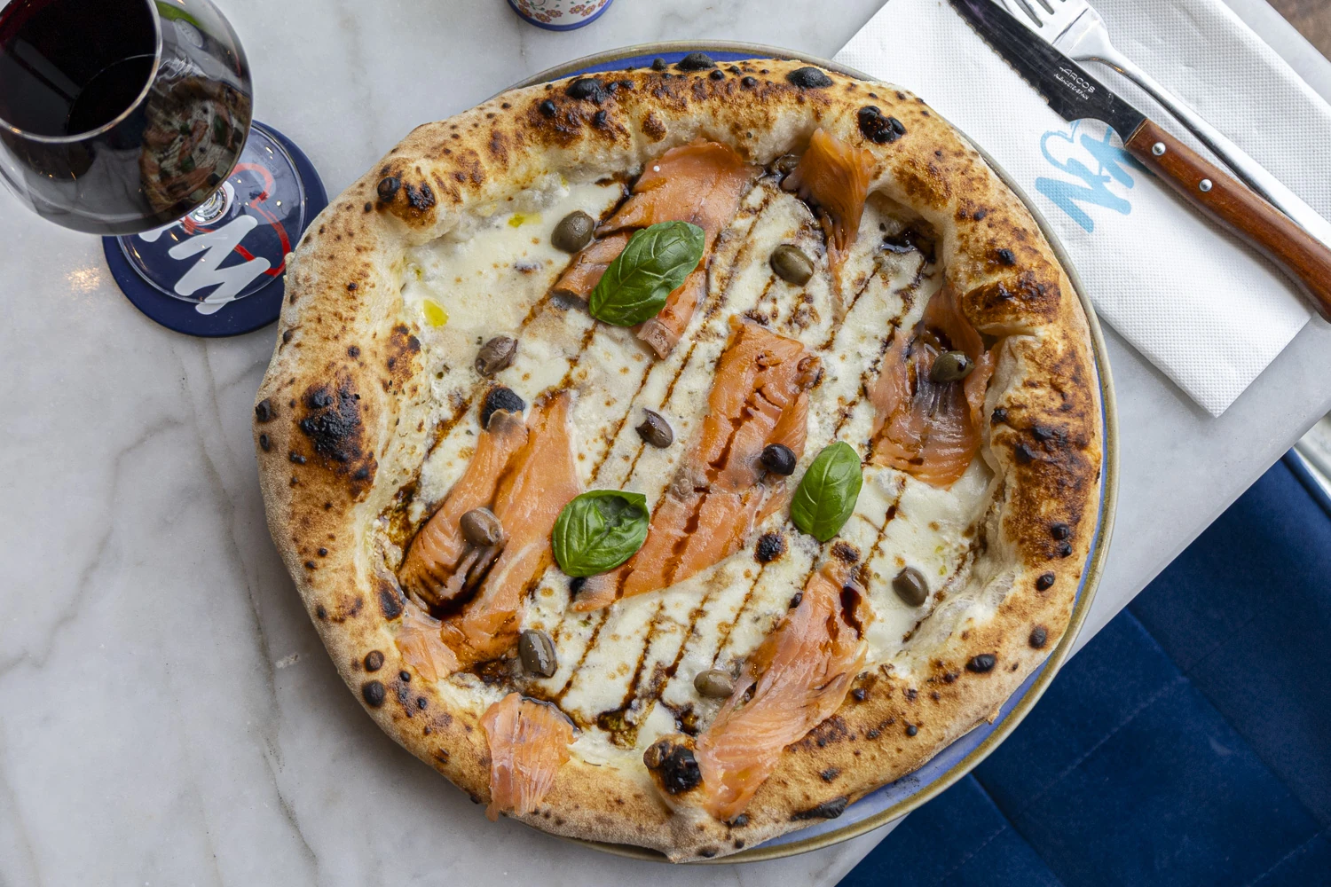 Tomates San Marzano et mozzarella fior di latte pour une Margherita authentique