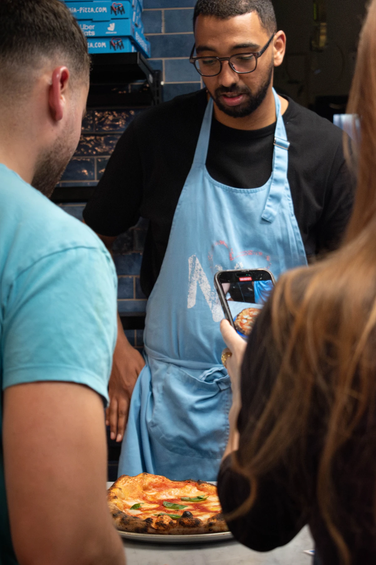 Pizza napolitaine servie lors d'une soirée match chez Nennella Mia au Bouscat